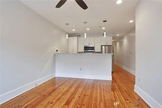 1005 Decatur St, Unit 1 in New Orleans, LA - Foto de edificio - Building Photo