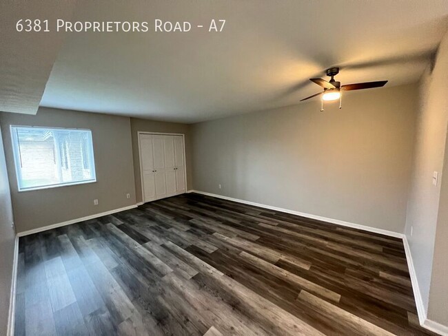 6381 Proprietors Rd in Columbus, OH - Building Photo - Building Photo
