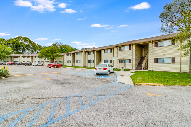 Chapel Downs Associates in Abbeville, LA - Building Photo - Building Photo