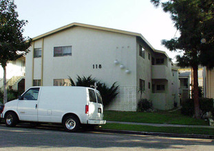 118 N Everett St in Glendale, CA - Building Photo - Building Photo