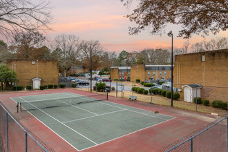 Avalon Townhomes in Atlanta, GA - Building Photo - Building Photo