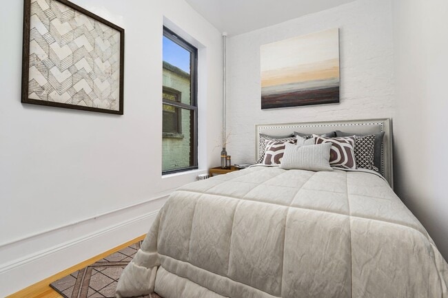 117 Perry St in New York, NY - Foto de edificio - Building Photo