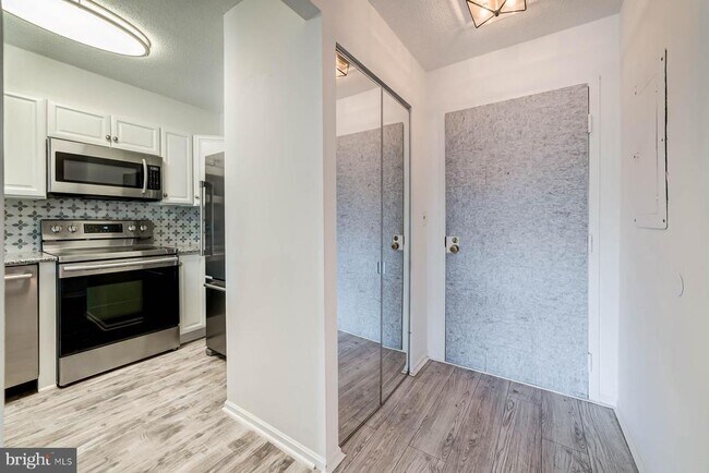 2100 Langston Blvd. in Arlington, VA - Building Photo - Building Photo