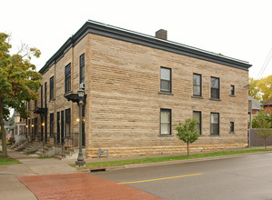 241 Western Ave S in St. Paul, MN - Building Photo - Building Photo