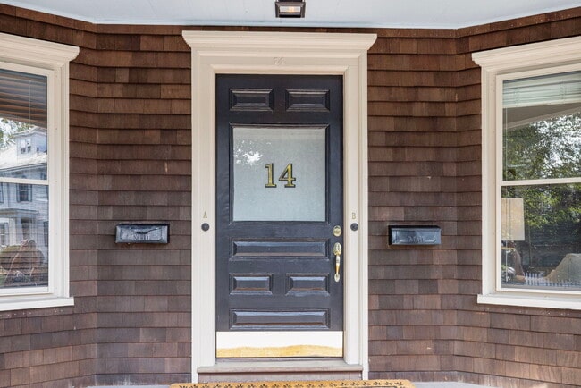 14 Greenough Pl in Newport, RI - Building Photo - Building Photo