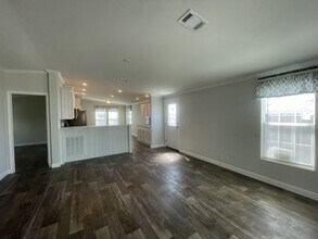 988 E Trinidad Ave in Venice, FL - Building Photo - Building Photo