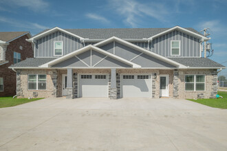 3015 E 12th St in Joplin, MO - Foto de edificio - Building Photo