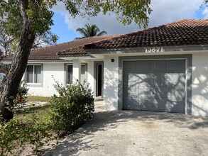 13669 Yarmouth Ct in Wellington, FL - Building Photo - Building Photo