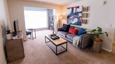 Legacy at Linden Park in Lynchburg, VA - Building Photo - Building Photo