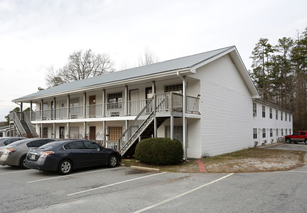 Breezeway Apartments in Franklin, GA - Building Photo