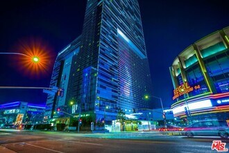 900 W Olympic Blvd, Unit Residence 3200 in Los Angeles, CA - Building Photo - Building Photo