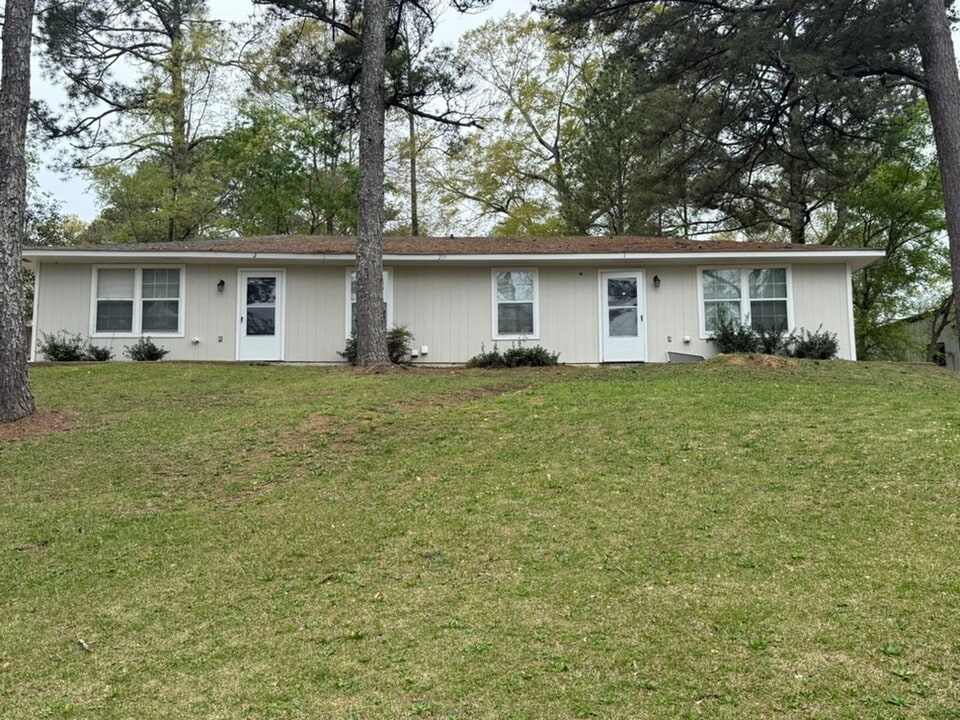 219 Lawrence Rd in Jackson, MS - Building Photo