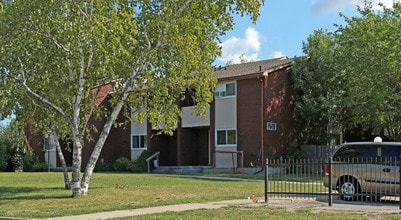 311 Bunting Rd in St Catharines, ON - Building Photo - Building Photo