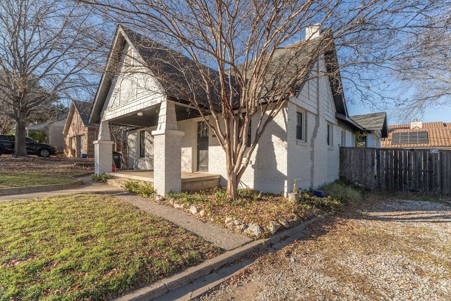 3708 W 5th St in Fort Worth, TX - Building Photo