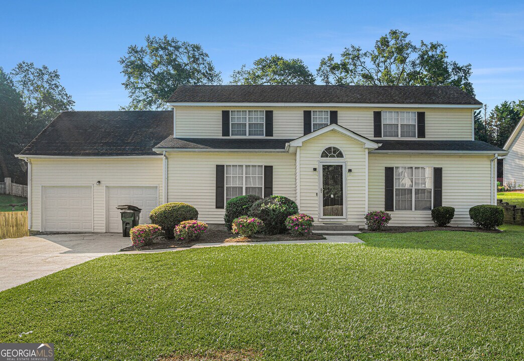 1331 Baywood Glen in Lithonia, GA - Building Photo