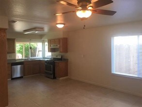 375 Columbia Ave in Merced, CA - Building Photo - Building Photo