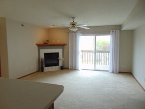 10151 Sutton Dr in Urbandale, IA - Building Photo - Building Photo