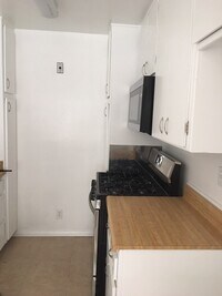 14640 Burbank Blvd - 6