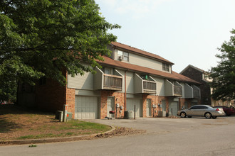 Squire Mill Town Homes in Lexington, KY - Foto de edificio - Building Photo