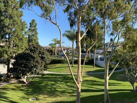 5146 Dorado Dr, Unit Fully Furnished in Huntington Beach, CA - Building Photo