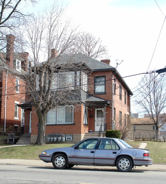1525-1527 Brownsville Rd in Pittsburgh, PA - Foto de edificio - Building Photo
