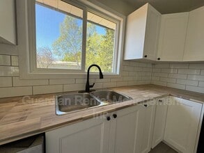 329 Albany St in Thunder Bay, ON - Building Photo - Building Photo