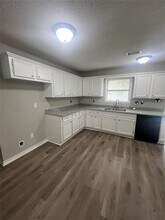 1216 Gifford Rd in Angleton, TX - Building Photo - Building Photo