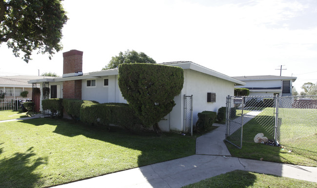 231 S Laxore St in Anaheim, CA - Building Photo - Building Photo