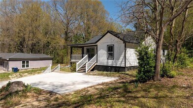 665 S Eugenia Pl NW in Atlanta, GA - Building Photo - Building Photo