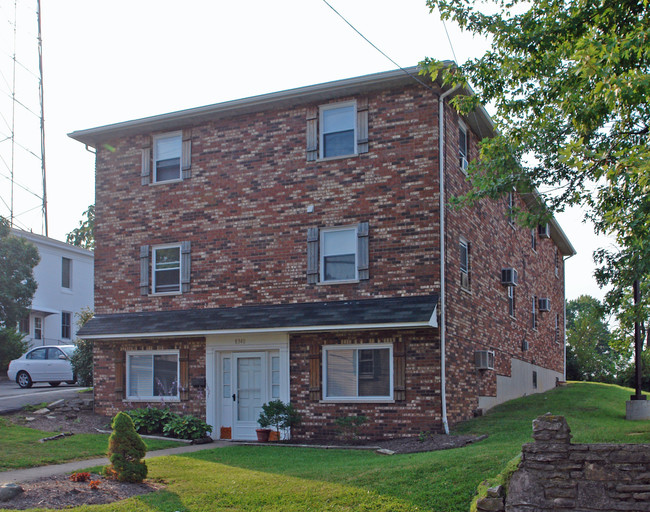 8340 E Main St in Alexandria, KY - Foto de edificio - Building Photo