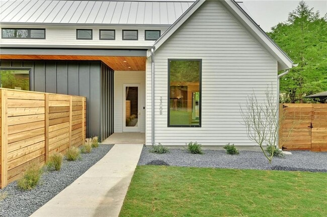 3300 S 5th St in Austin, TX - Building Photo - Building Photo