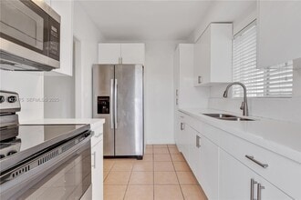 505 SW 11th St in Miami, FL - Building Photo - Building Photo