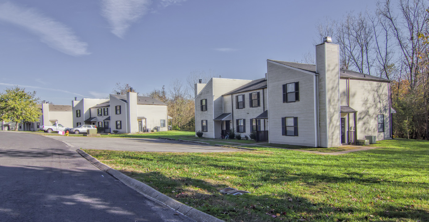 106-108 Kingsbury Ct in Clarksville, TN - Building Photo