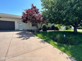 922 S Bradfordton Rd