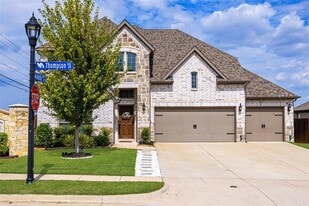 532 Thompson Dr in Van Alstyne, TX - Building Photo