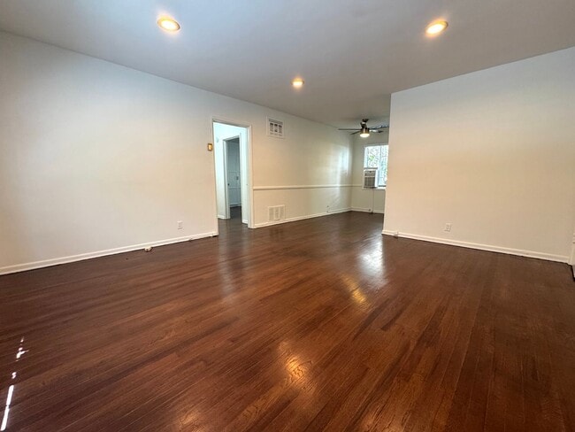 6703 Franklin Ave in Los Angeles, CA - Building Photo - Building Photo
