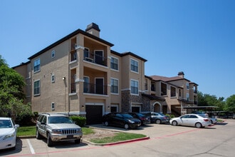 Halston on Frankford in Dallas, TX - Building Photo - Building Photo