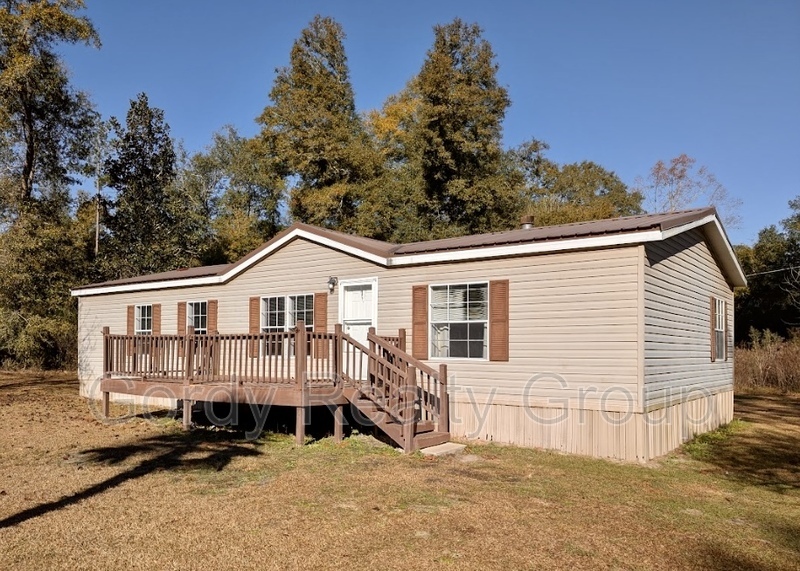 6070 Nubbin Ridge Rd in Greenwood, FL - Building Photo