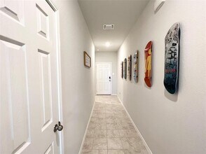 544 Taggart Trail in Jarrell, TX - Building Photo - Building Photo