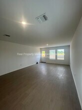 14810 Razorbill Dr in Oklahoma City, OK - Foto de edificio - Building Photo