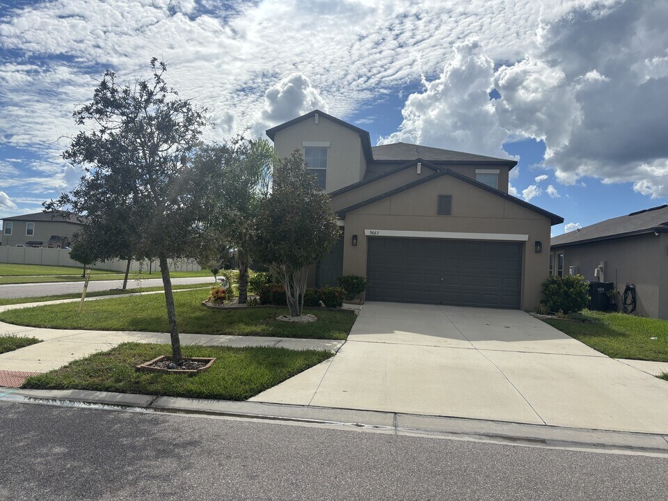 9663 Channing Hill Dr in Sun City Center, FL - Building Photo