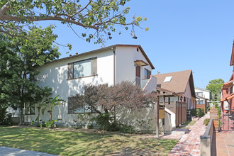 5 Unit Apartment + 1 Nonconf. in Santa Monica, CA - Building Photo - Primary Photo