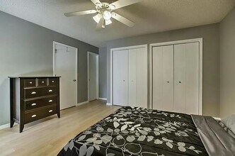 203 Deerfield Ln in Lawrence, KS - Building Photo - Building Photo