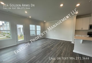 214 Golden Arms Dr in Smithfield, NC - Building Photo - Building Photo