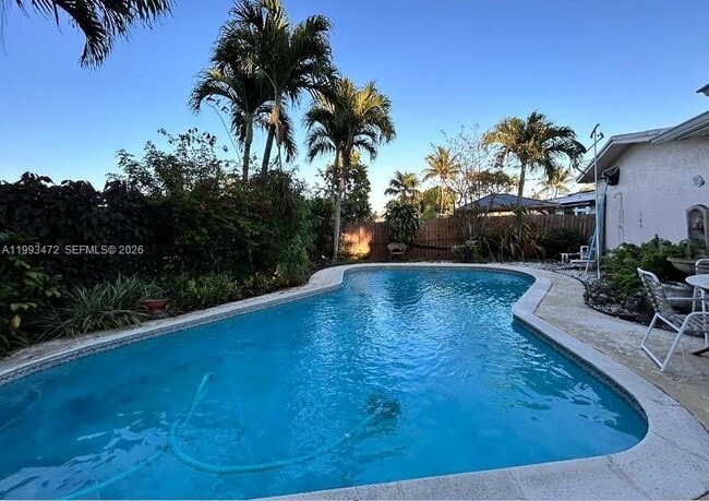 6603 SW 10th Ct in North Lauderdale, FL - Building Photo - Building Photo