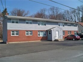 12 Maple Ave in Wallingford, CT - Building Photo