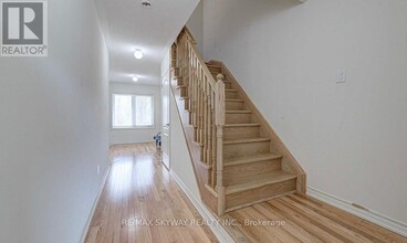 11-11 Autumnwood Ave in Brampton, ON - Building Photo - Building Photo