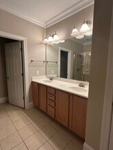 1048 Philpott Dr in Chapel Hill, NC - Building Photo - Building Photo