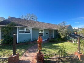 321 S Thurston Ave in Los Angeles, CA - Building Photo