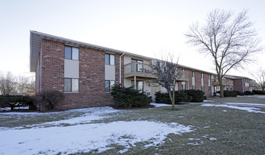 Rainbow Terrace Apartments in Milwaukee, WI - Building Photo - Building Photo